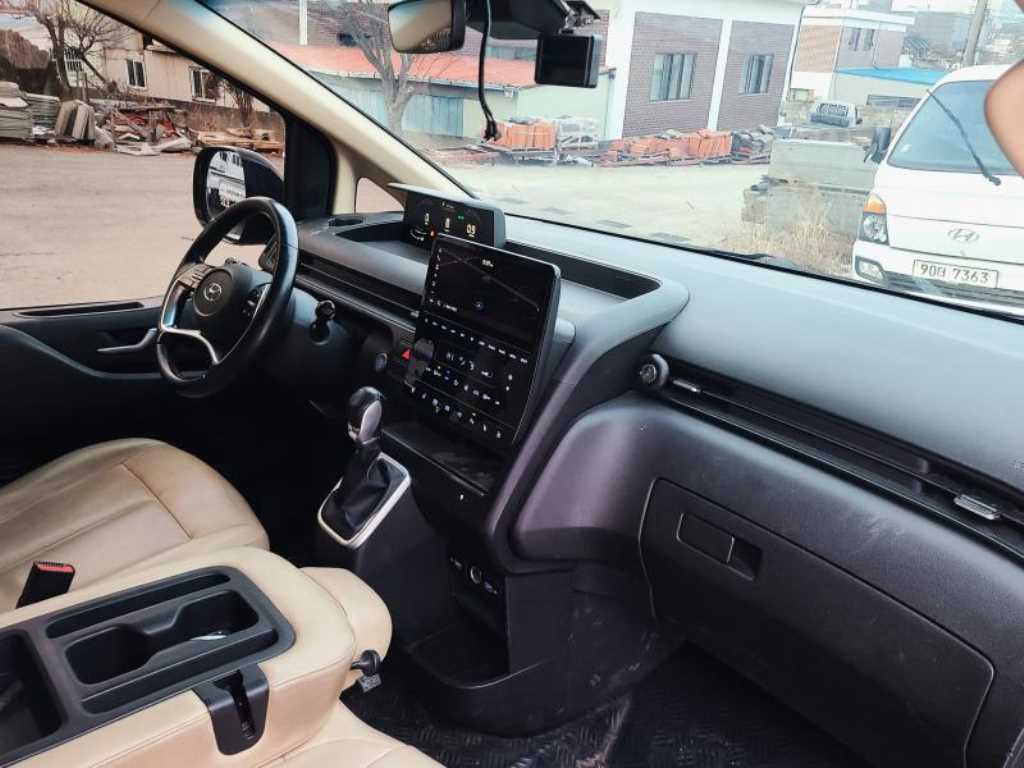 HYUNDAI Staria - Vista 5