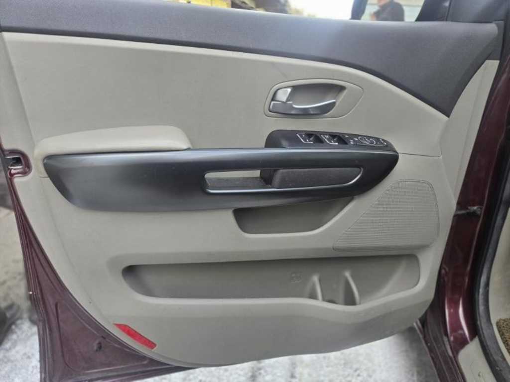 KIA Carnival - Vista 7