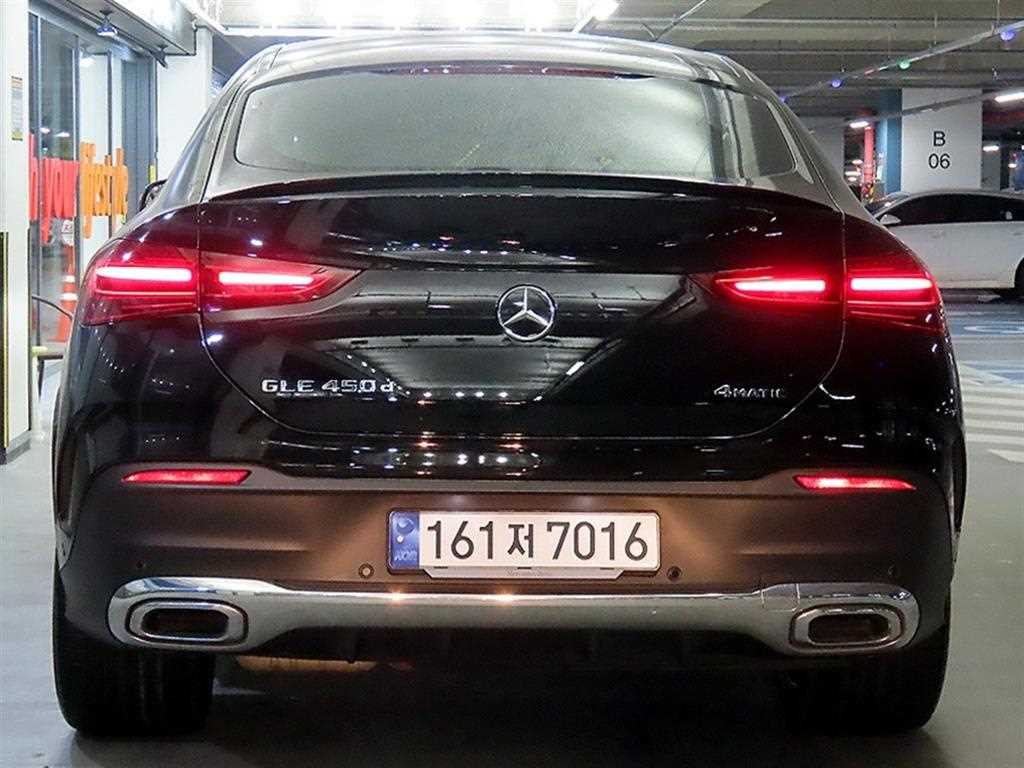Mercedes Benz GLE Class - Vista 5