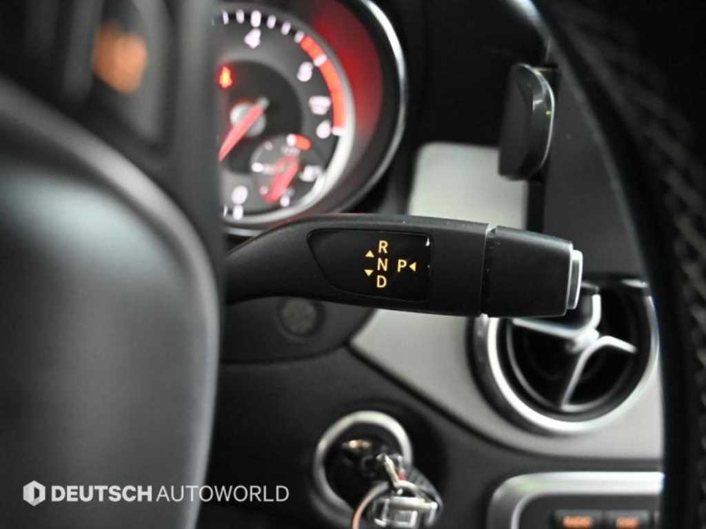 Mercedes Benz GLA Class - Vista 9