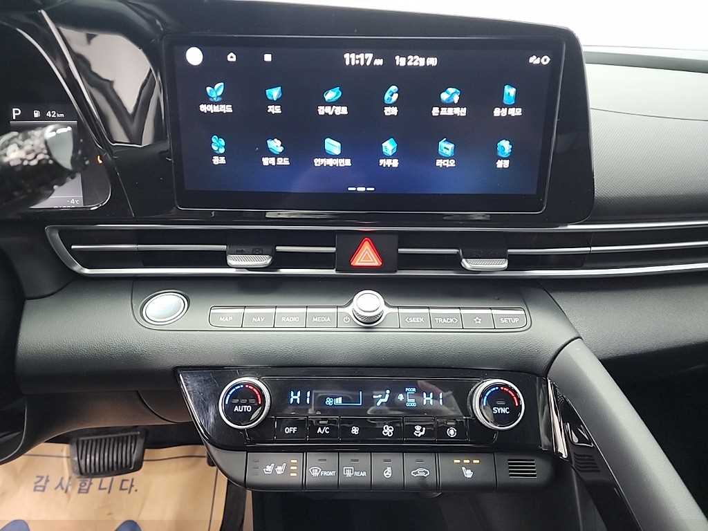 HYUNDAI Avante - Vista 10