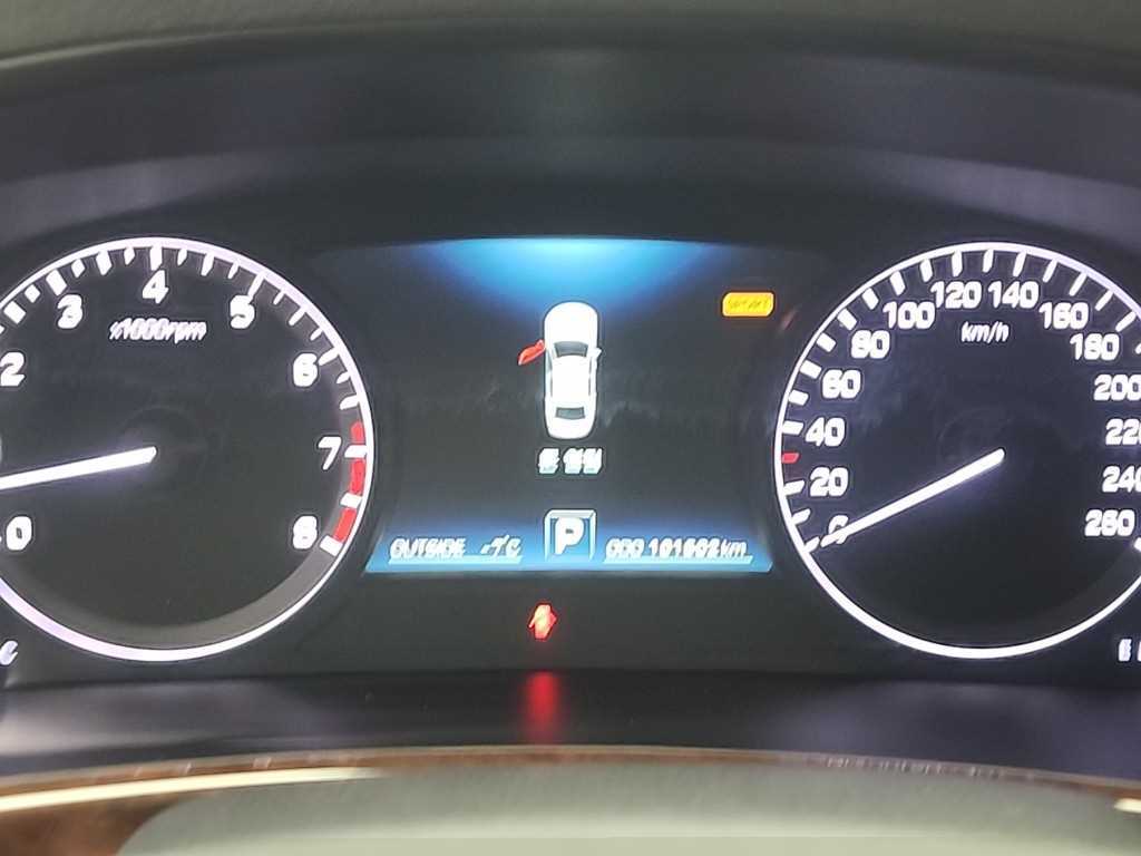 HYUNDAI Equus - Vista 6