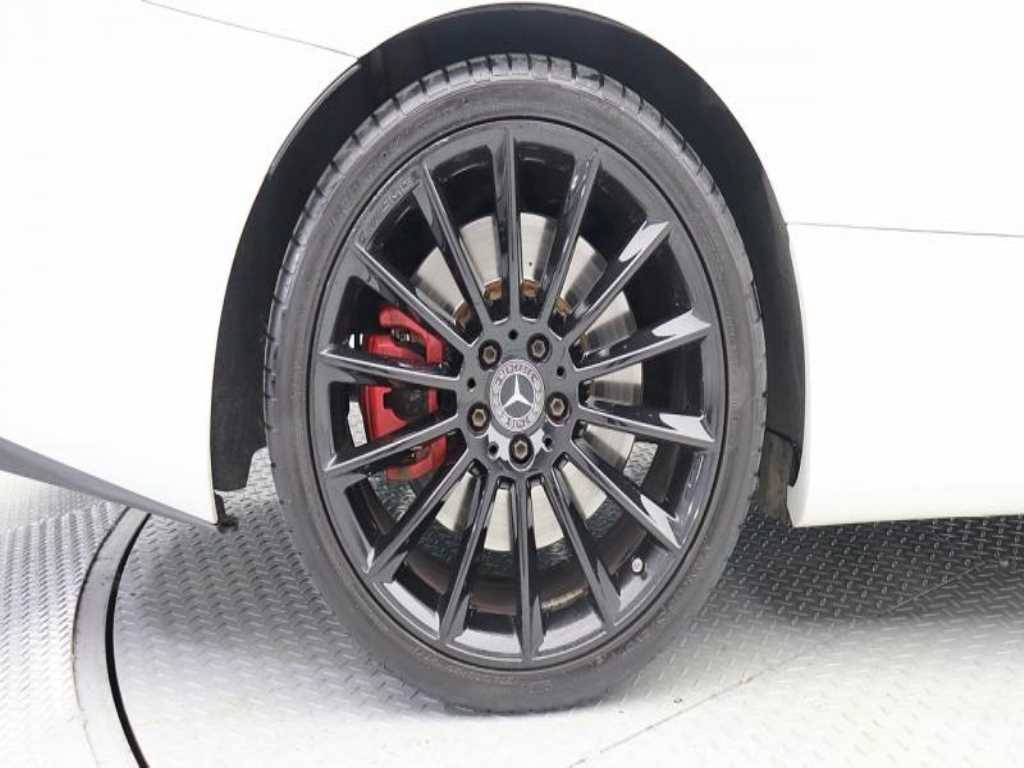 Mercedes Benz E class - Vista 8