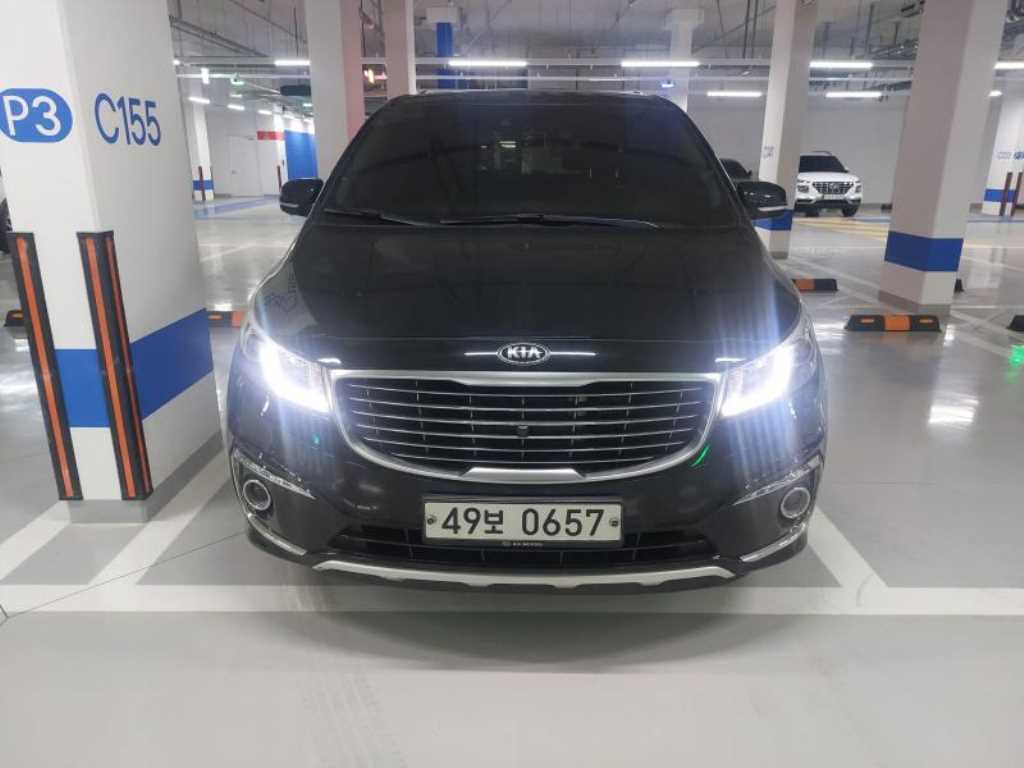 KIA Carnival 2016 Negro - Importación desde Corea - HF Imports Iquique - Foto 1