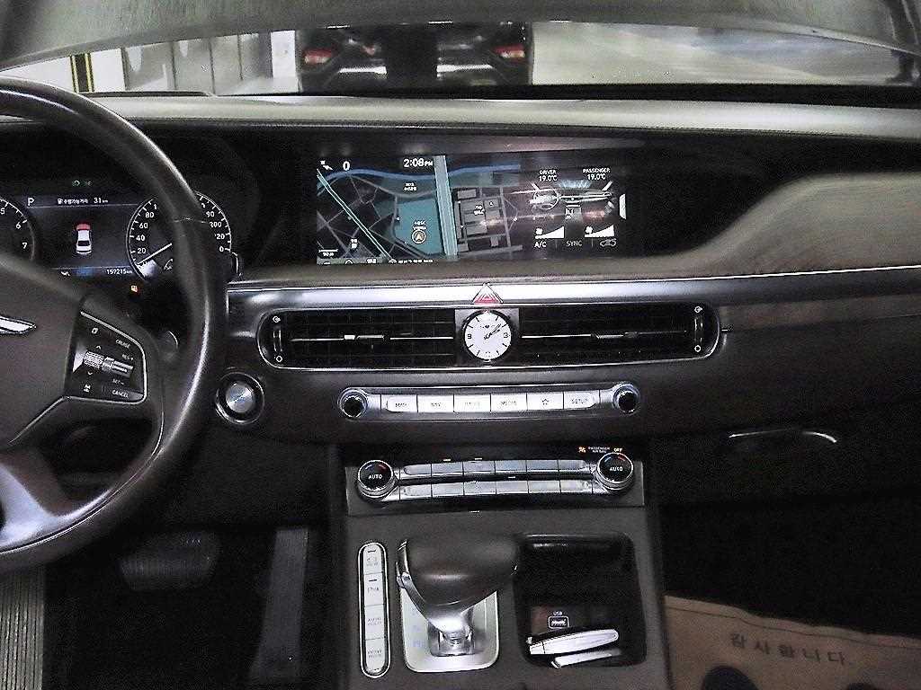 Genesis G90 - Vista 11