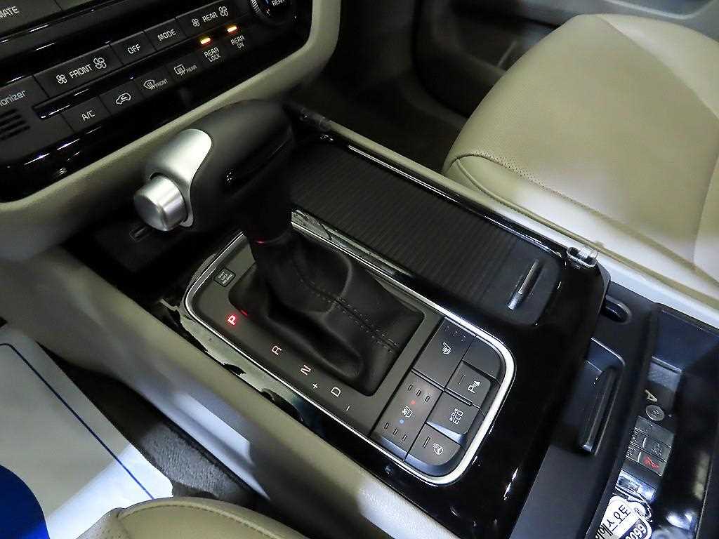 KIA Carnival - Vista 12