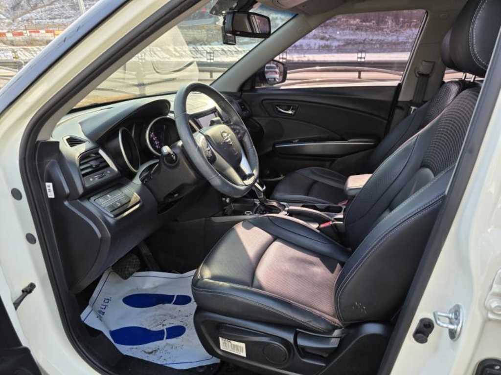 Ssangyong Tivoli - Vista 12