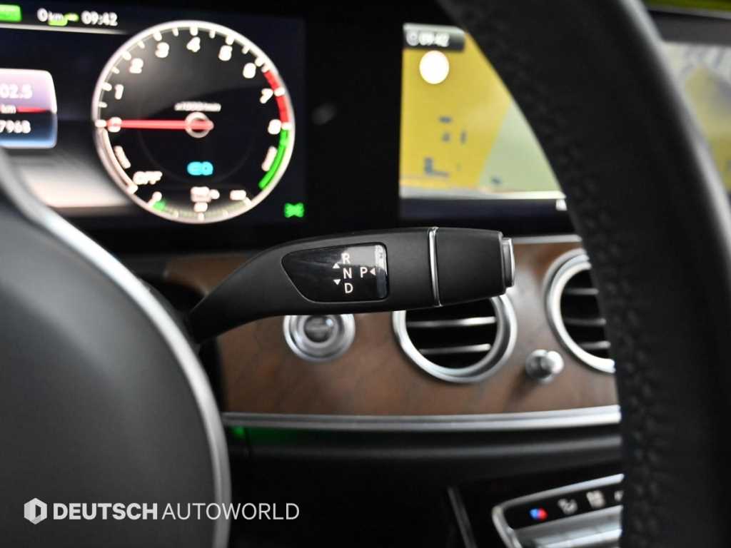 Mercedes Benz E class - Vista 9