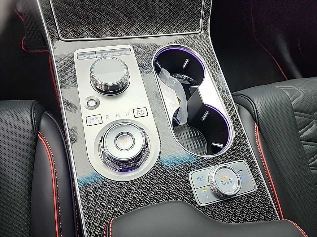 Genesis GV80 - Vista 8