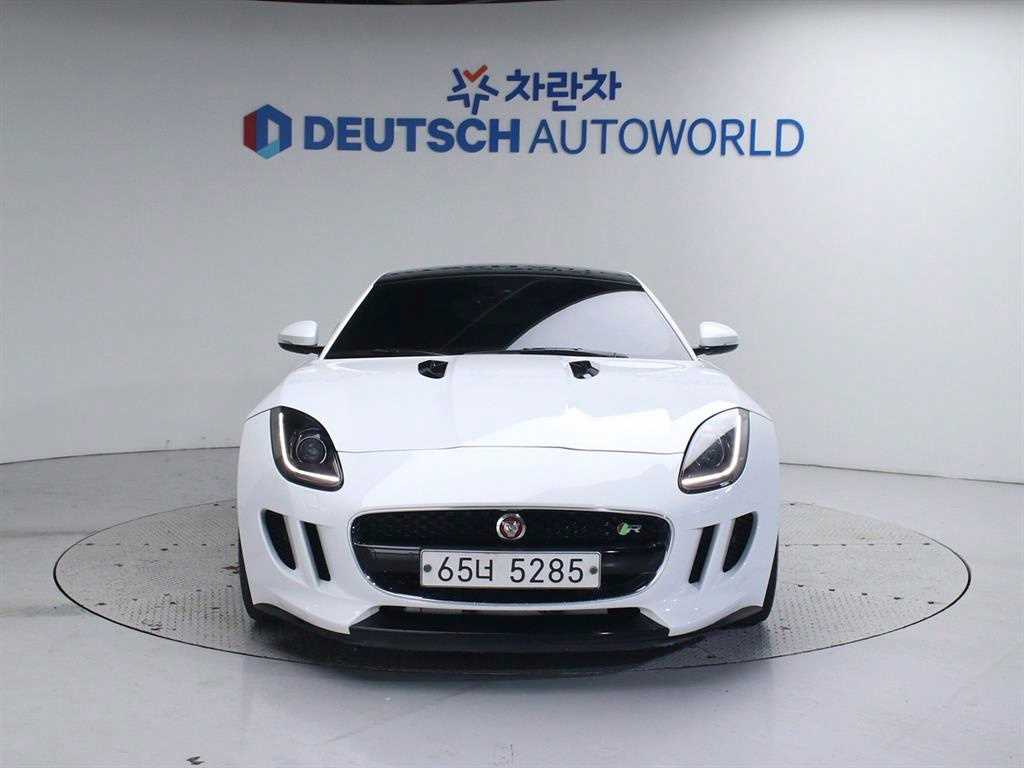 Jaguar F-TYPE - Vista 4