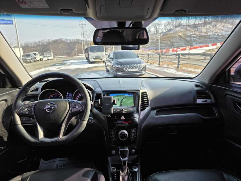 Ssangyong Tivoli 2019 Blanco - Importación desde Corea - HF Imports Iquique - Foto 15