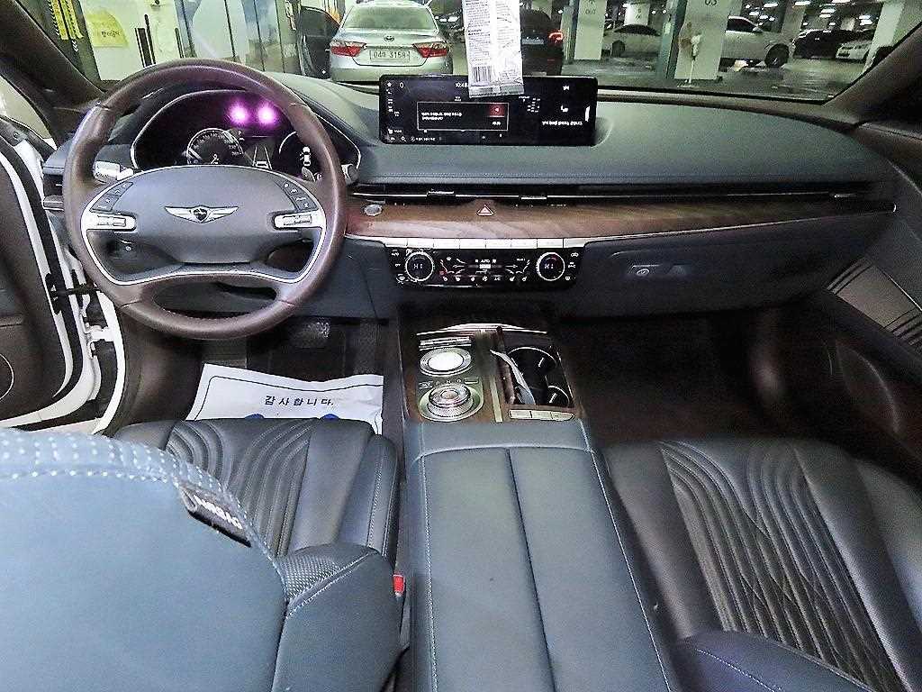 Genesis G80 - Vista 10