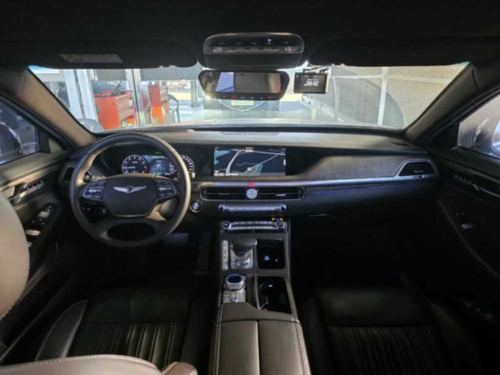 Genesis G90 - Vista 5