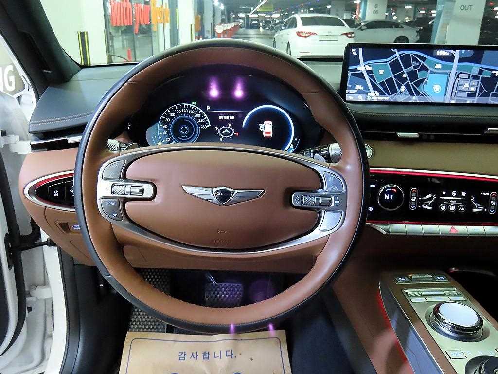 Genesis GV70 - Vista 8