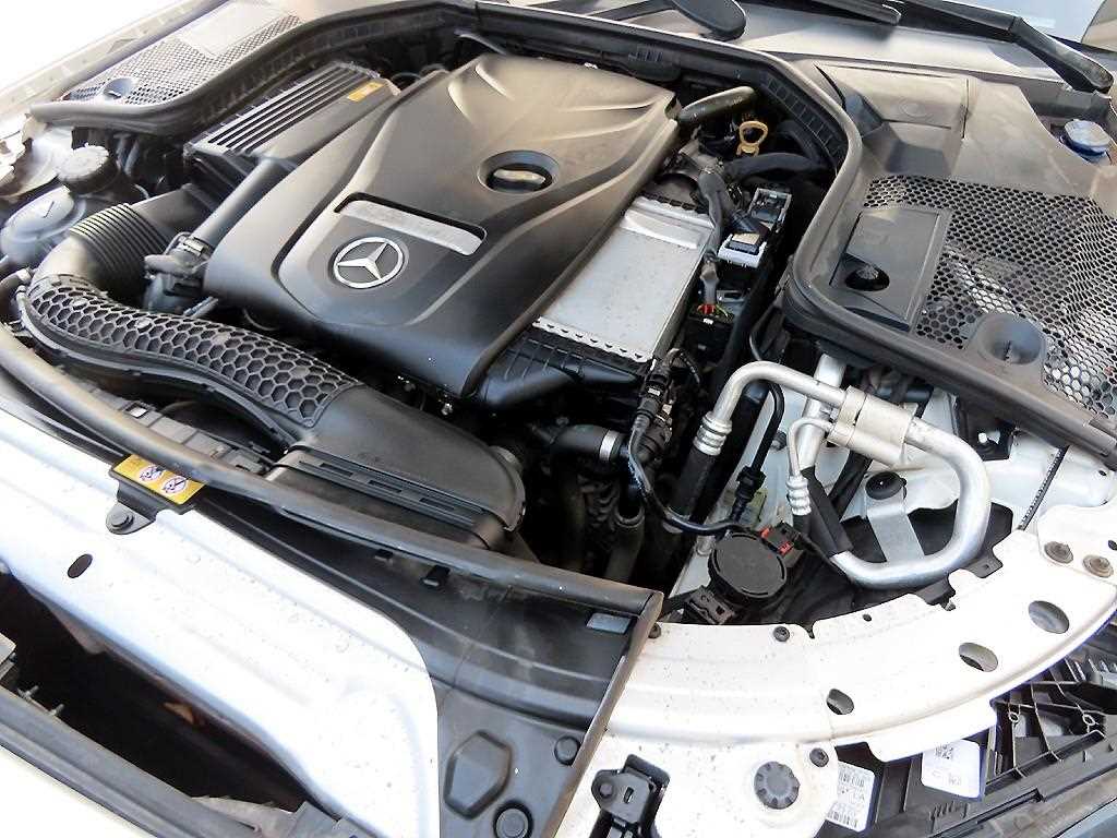 Mercedes Benz C Class 2018 Blanco - Importación desde Corea - HF Imports Iquique - Foto 18