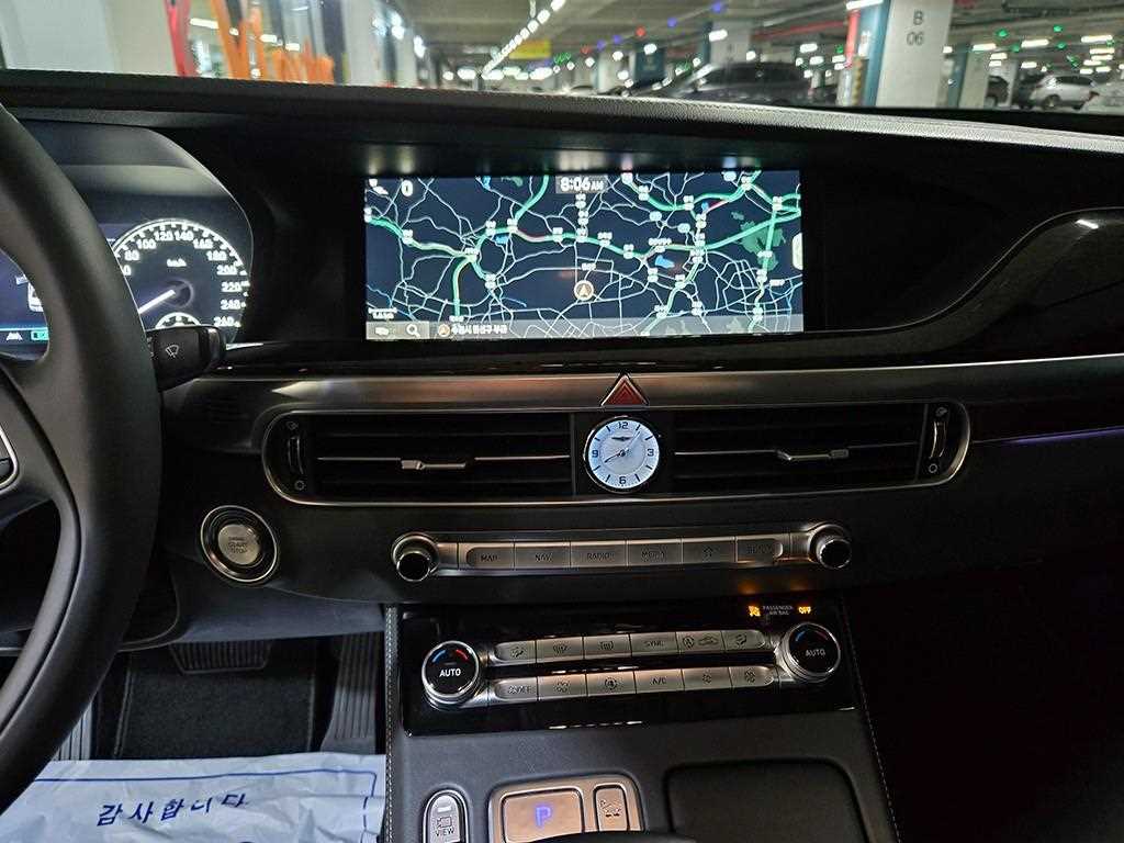 Genesis G90 - Vista 11