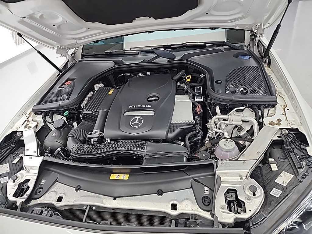 Mercedes Benz E class - Vista 5