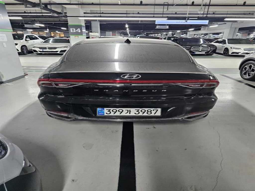 HYUNDAI Grandeur - Vista 2