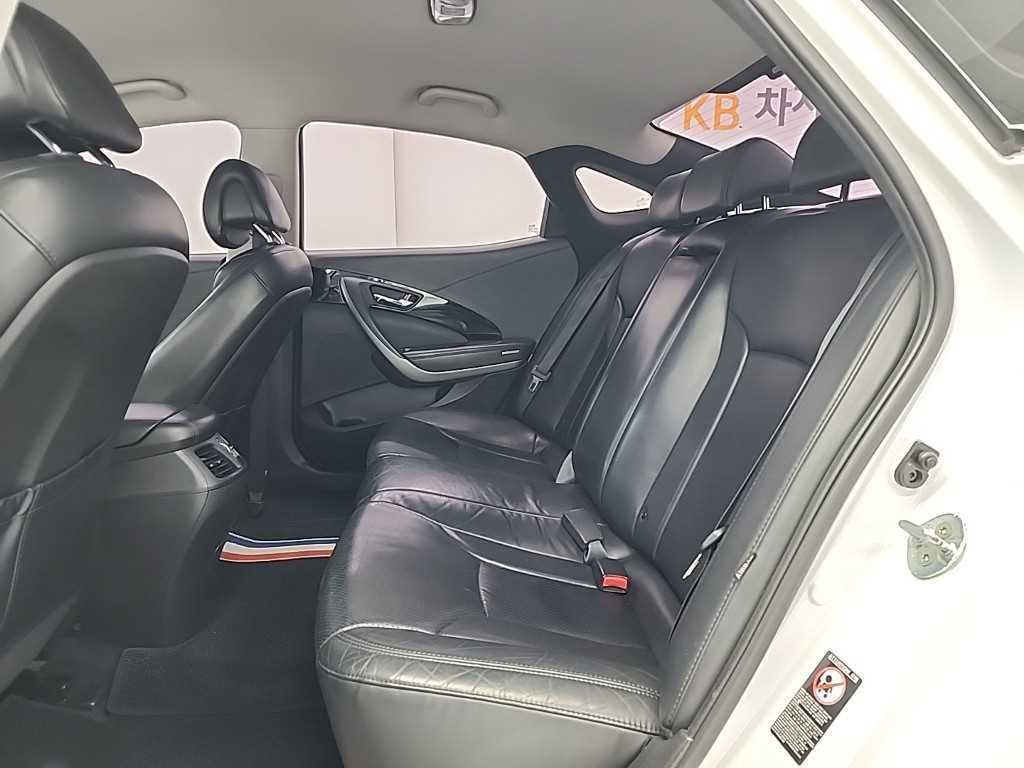 HYUNDAI Grandeur - Vista 12