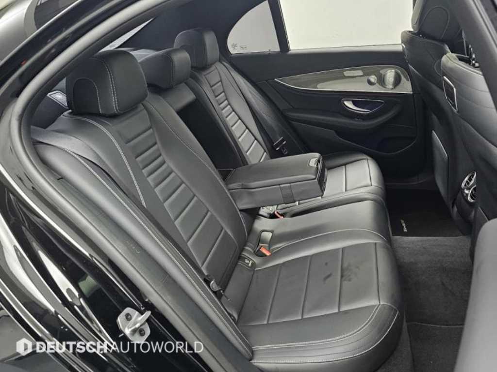 Mercedes Benz E class - Vista 12