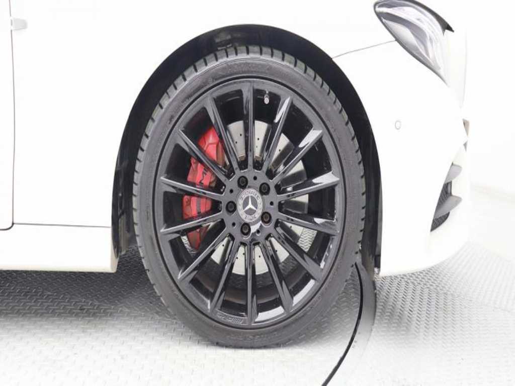 Mercedes Benz E class - Vista 7