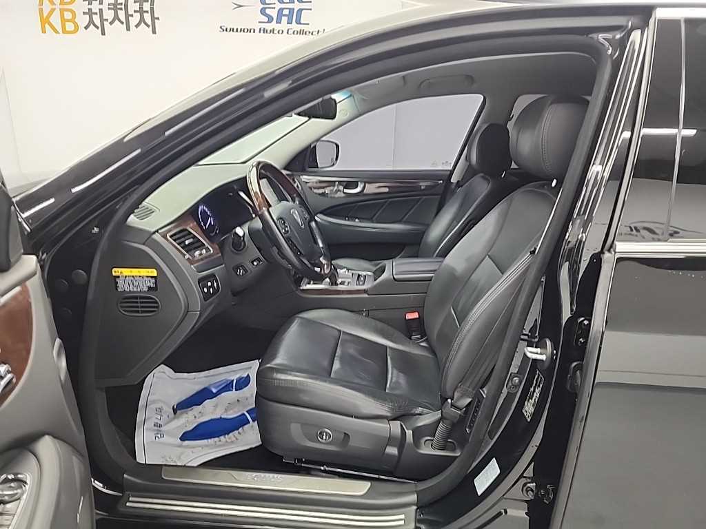 HYUNDAI Equus - Vista 11