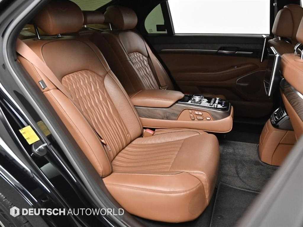 Genesis G90 - Vista 12