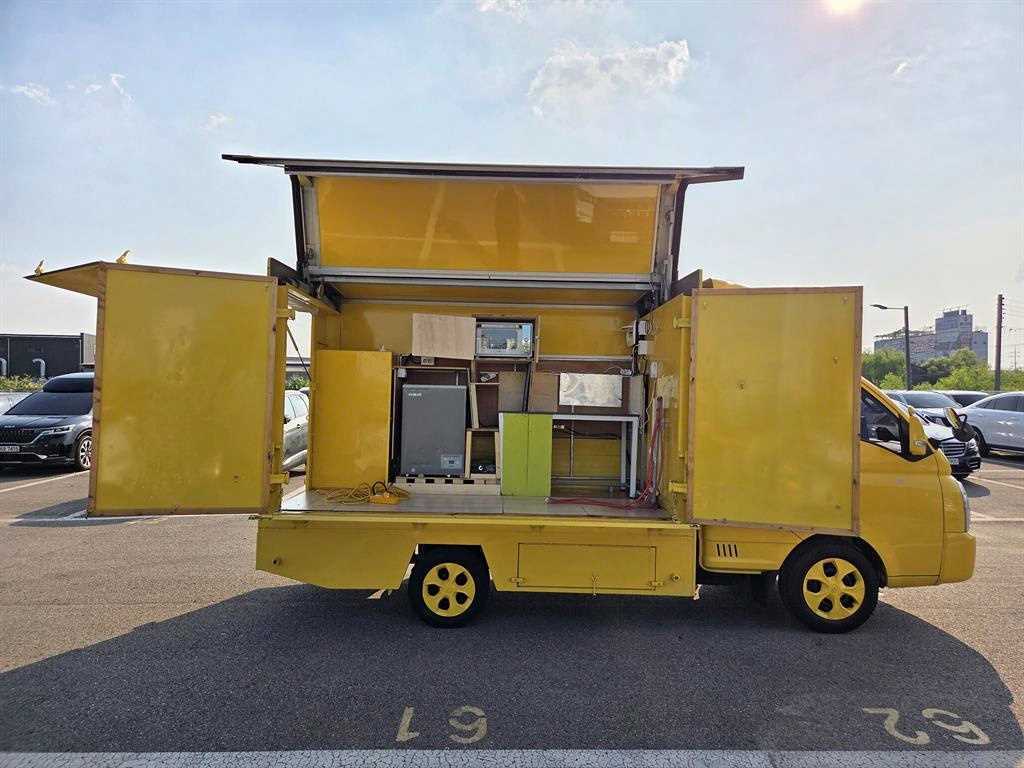 Small Truck Special (sneck/mobile sales) 2020 Amarillo - Importación desde Corea - HF Imports Iquique - Foto 17