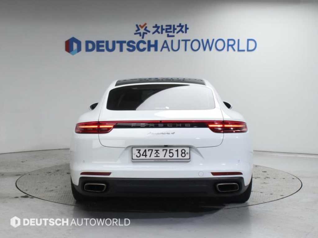 Porsche Panamera - Vista 4