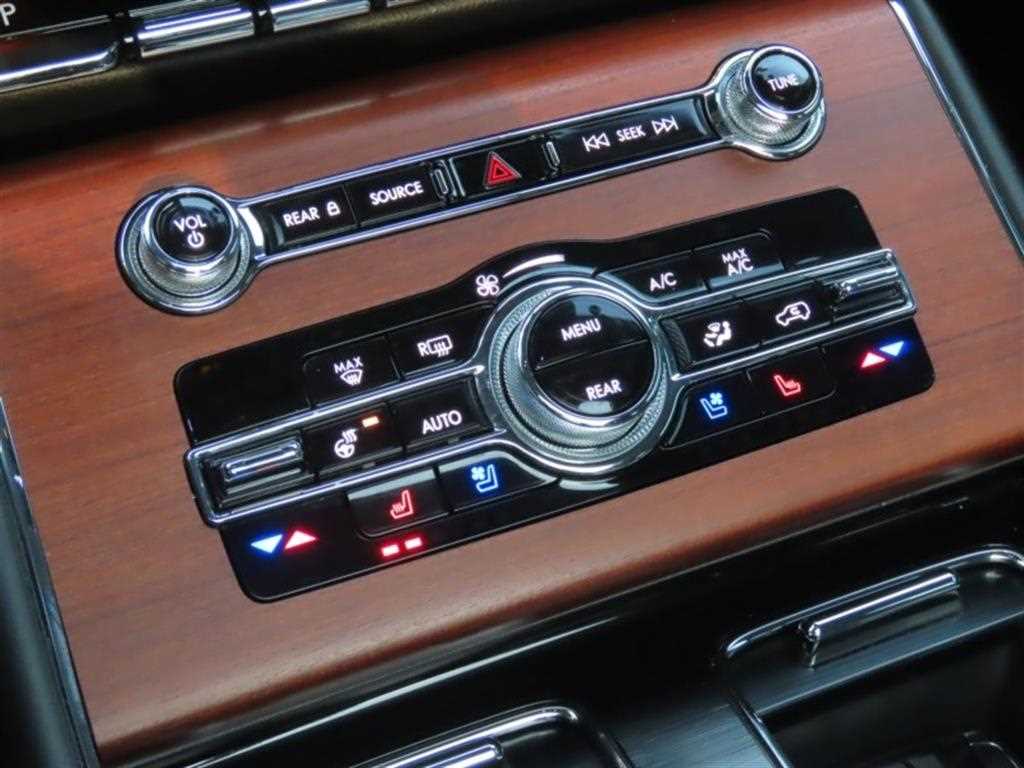 Lincoln Aviator - Vista 7