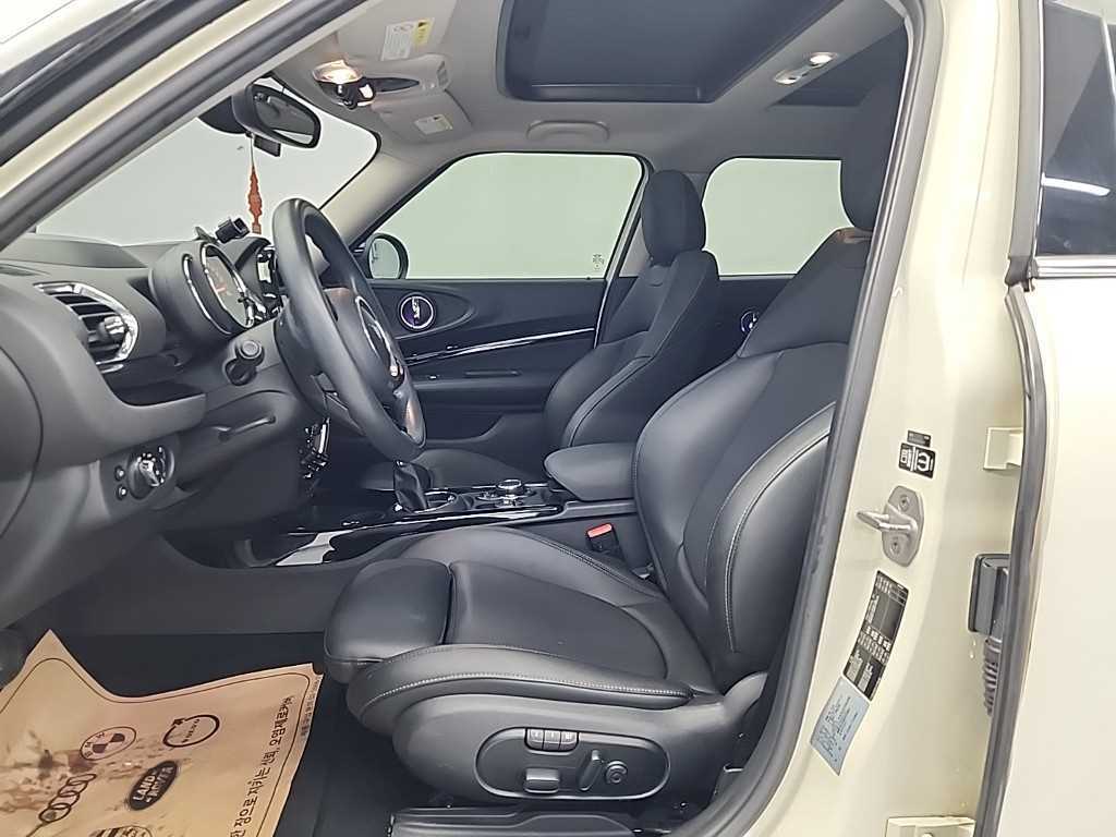 Mini Clubman - Vista 11