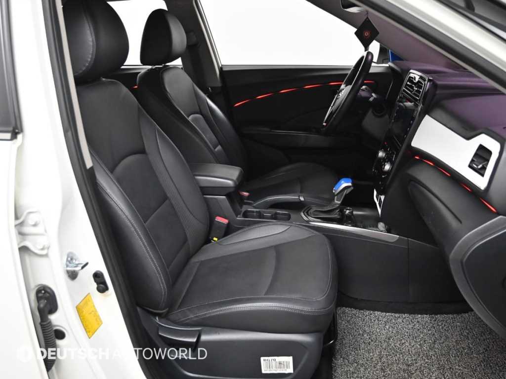 Ssangyong Tivoli - Vista 10