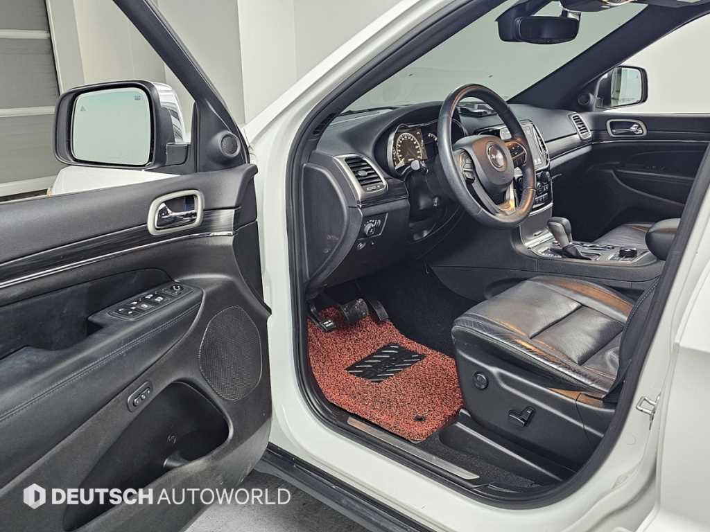 Jeep Cherokee - Vista 11