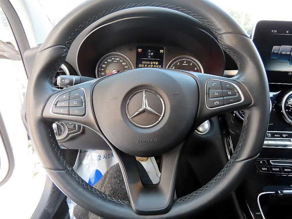 Mercedes Benz C Class - Vista 8