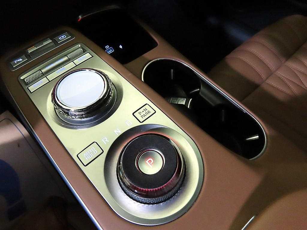 Genesis GV70 - Vista 12