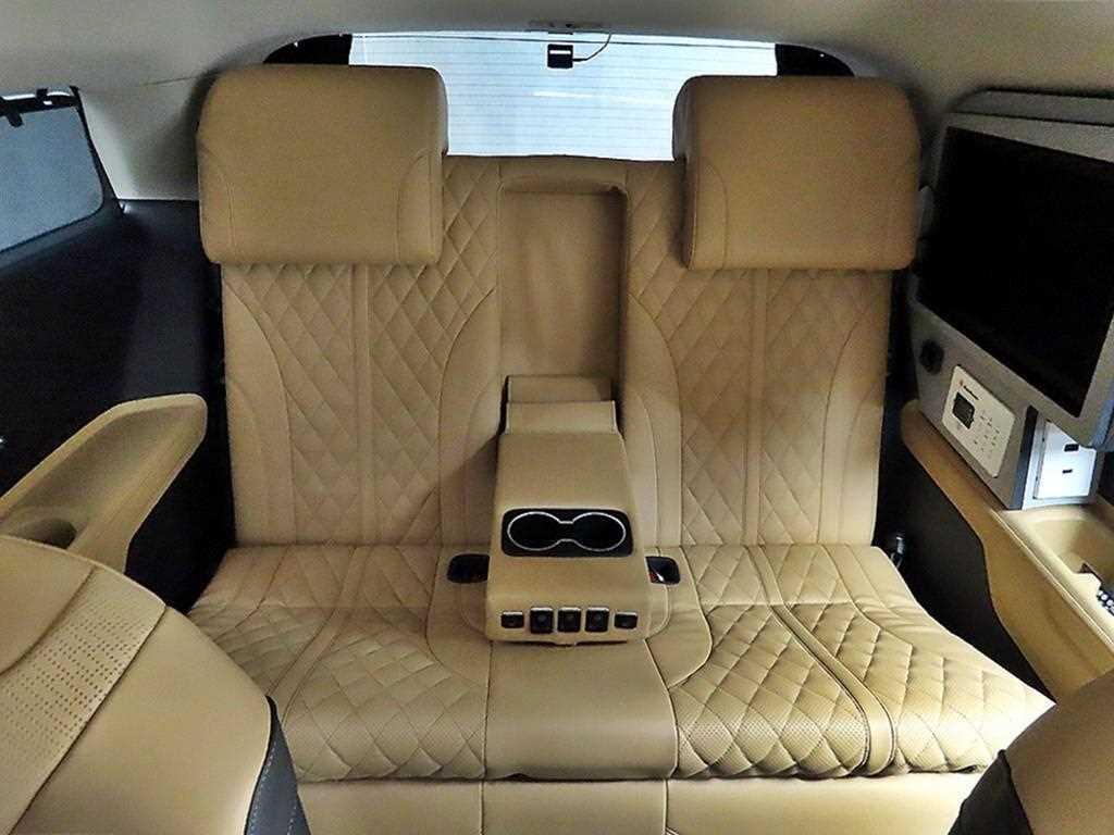 KIA Carnival - Vista 7