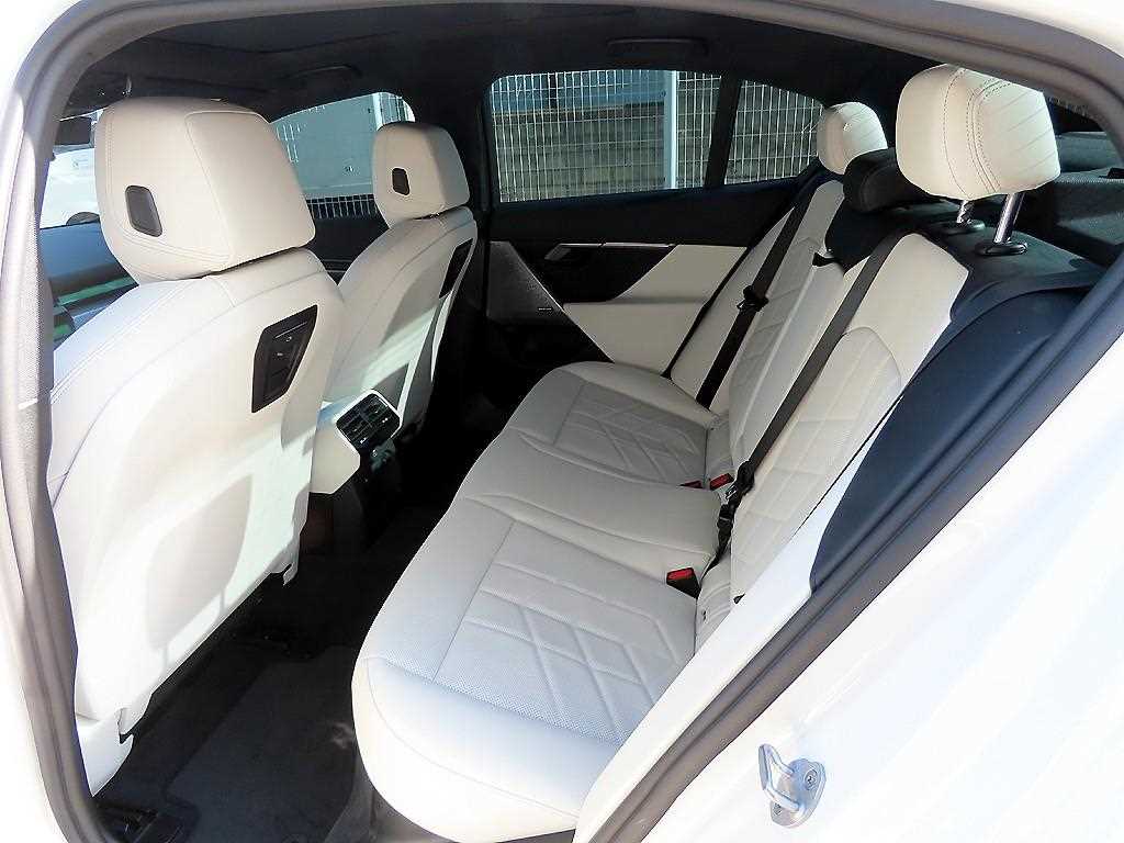 BMW 5 Series - Vista 6