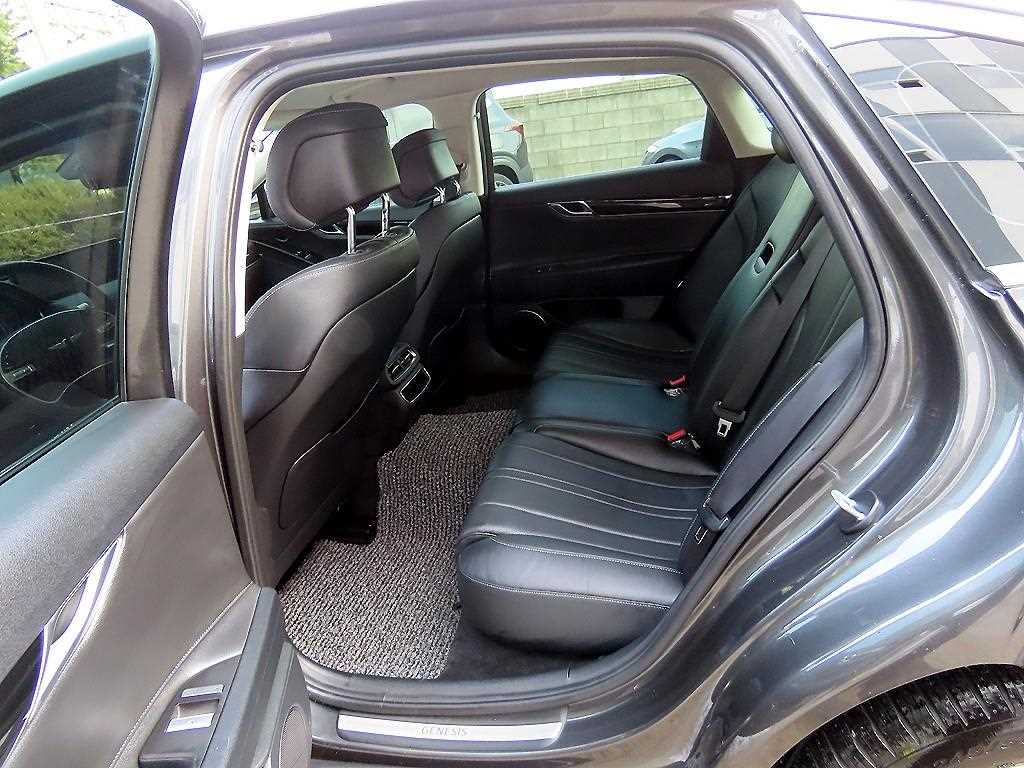 Genesis G80 - Vista 6