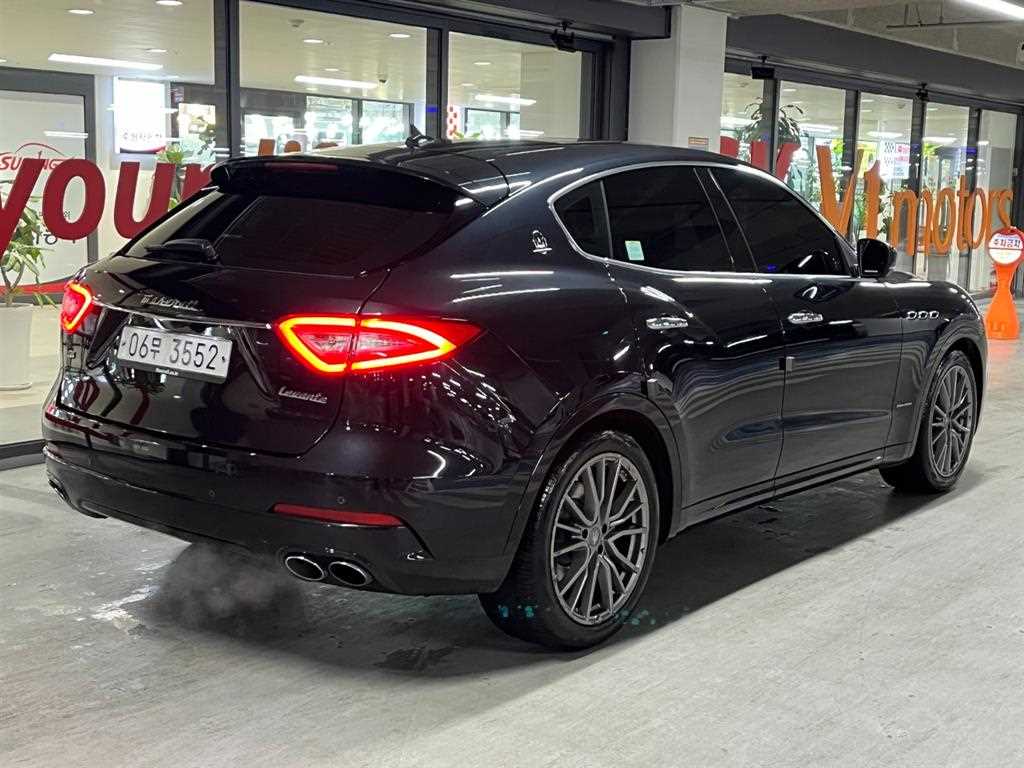 Maserati Levante - Vista 4