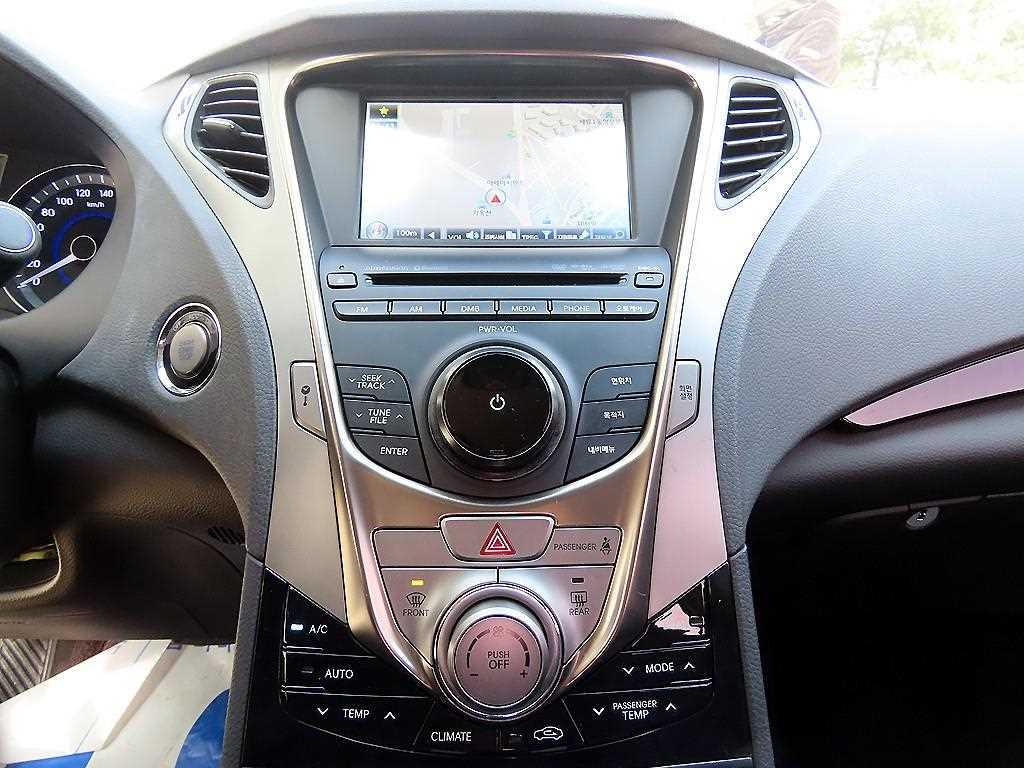 HYUNDAI Grandeur 2012 Plateado - Importación desde Corea - HF Imports Iquique - Foto 13