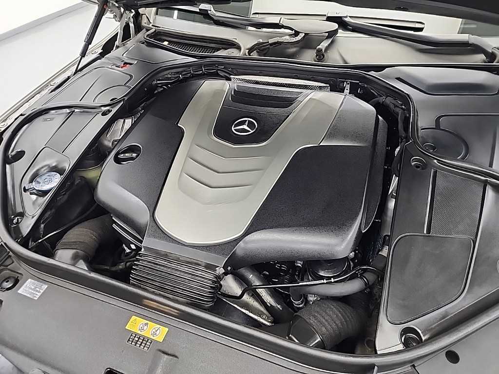 Mercedes Benz S Class - Vista 5