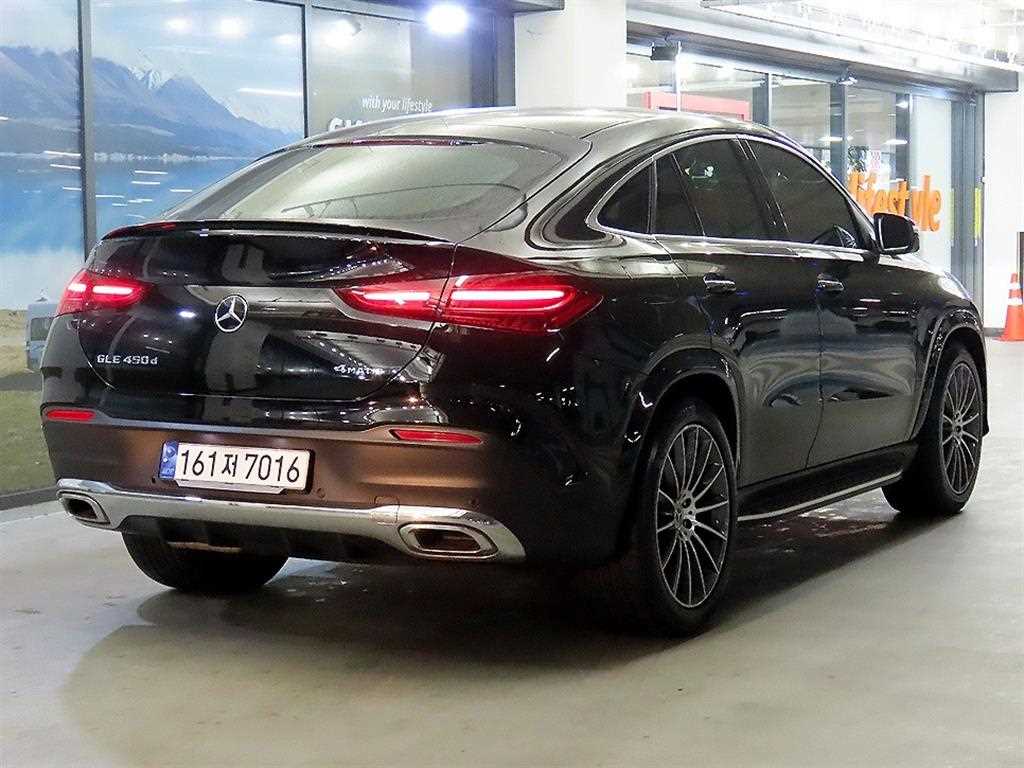 Mercedes Benz GLE Class - Vista 4