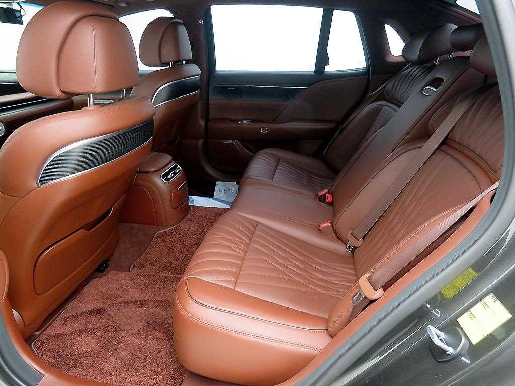 Genesis G90 - Vista 7