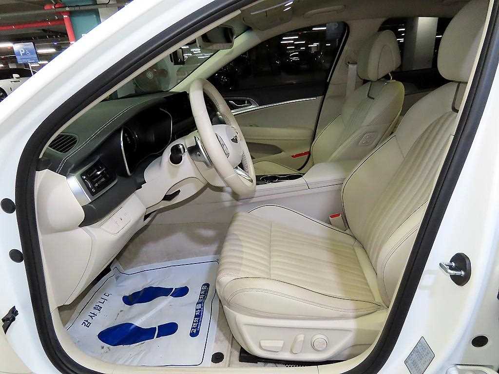 Genesis G70 - Vista 6