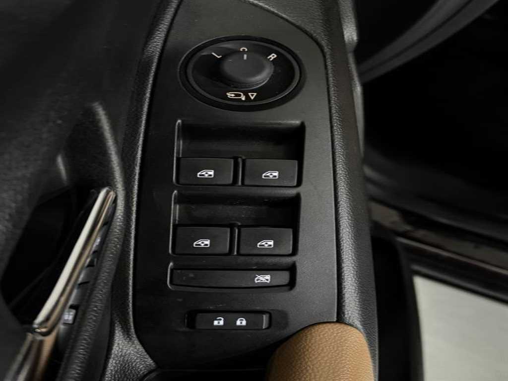 Chevrolet Trax 2020 Rojo - Importación desde Corea - HF Imports Iquique - Foto 15