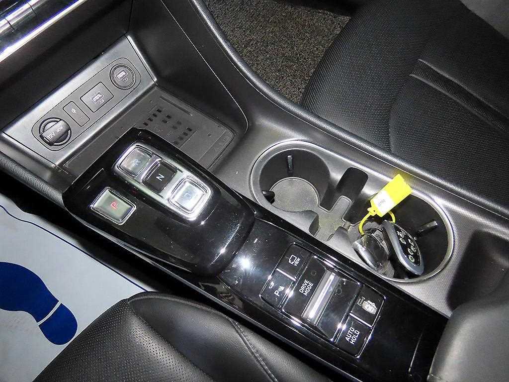 HYUNDAI Sonata - Vista 12