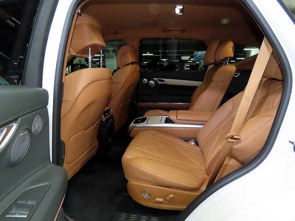 Genesis GV80 - Vista 7