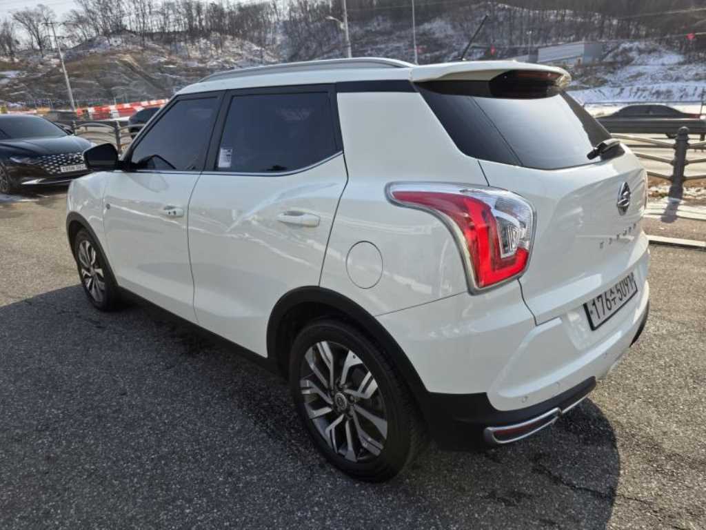 Ssangyong Tivoli - Vista 4