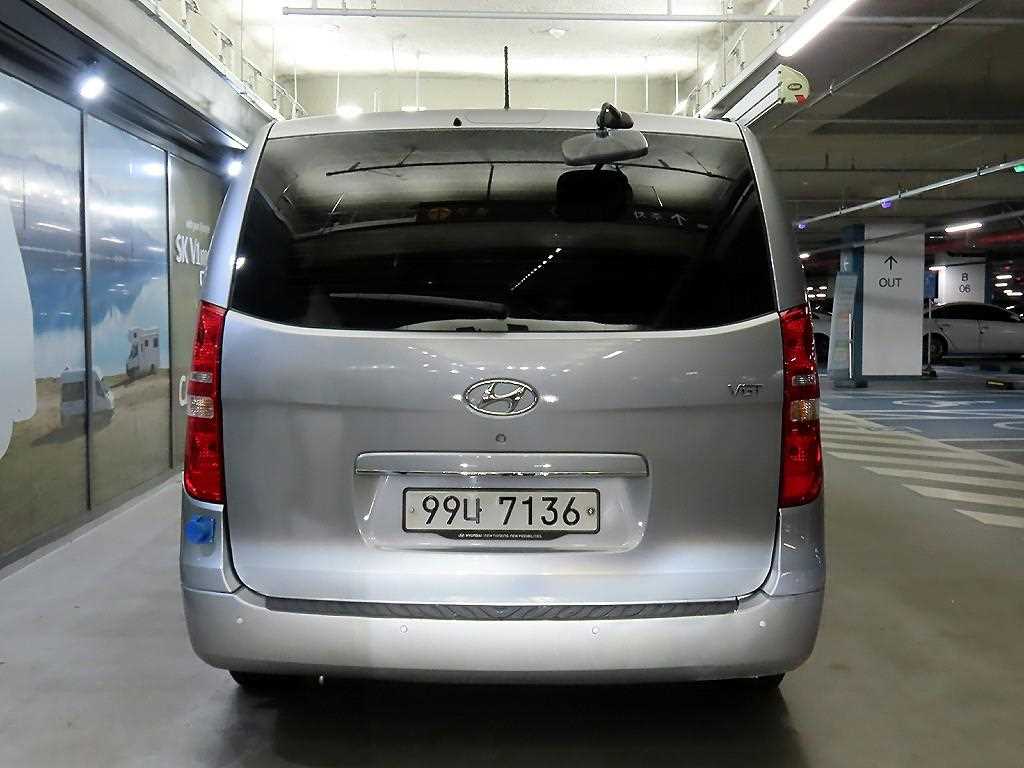 HYUNDAI Starex - Vista 4