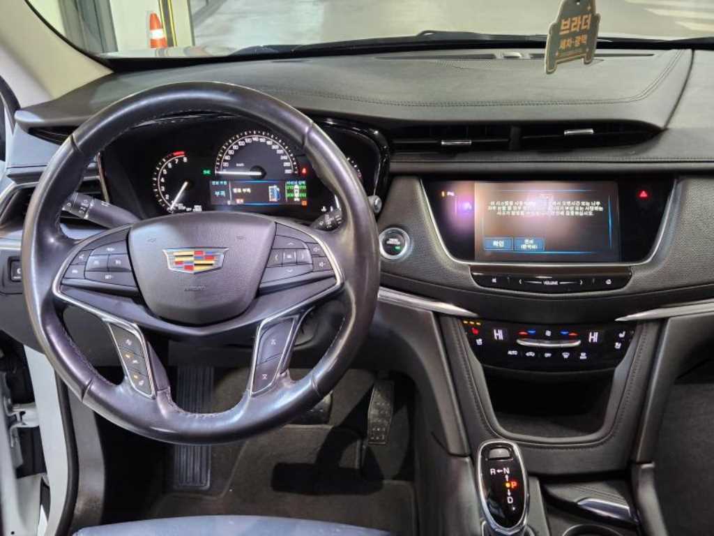 Cadillac XT5 - Vista 6